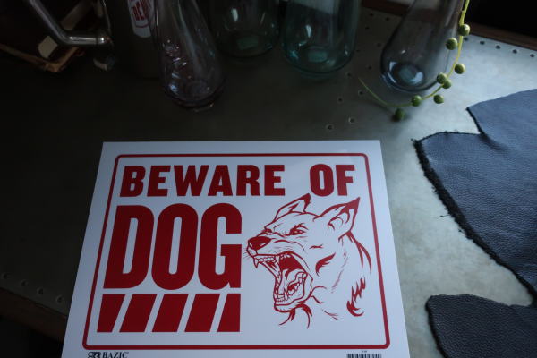 強犬？愛犬？DOGサイン