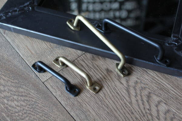 家具に付けたいアンティーク風ハンドル