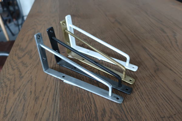 バリエーションが豊富な棚受けの販売