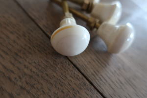 アンティークアイボリーノブ