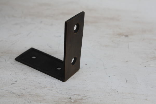 家具製作に使いたいコーナー金物