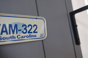 外車ナンバープレートを飾る