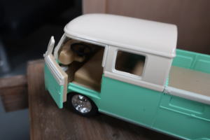 レトロ感漂うクラシックカー風ミニチュアトラックのインテリア雑貨