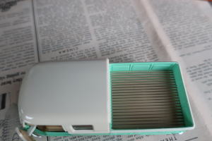 クラシックカーを再現した鉄製のピックアップ型ミニチュアカー