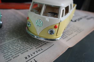車好きや雑貨好きに人気のかわいいVW風トラック型オブジェ