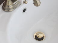 カラーが選べる排水金具