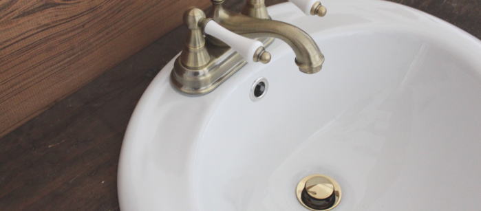  オシャレな洗面台の排水金物