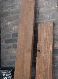 店舗陳列棚におしゃれな木材