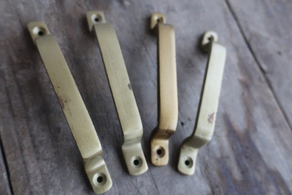 アンティークゴールドカラーのアイアンハンドル