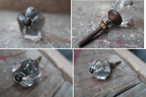 クラッシックなガラスノブ