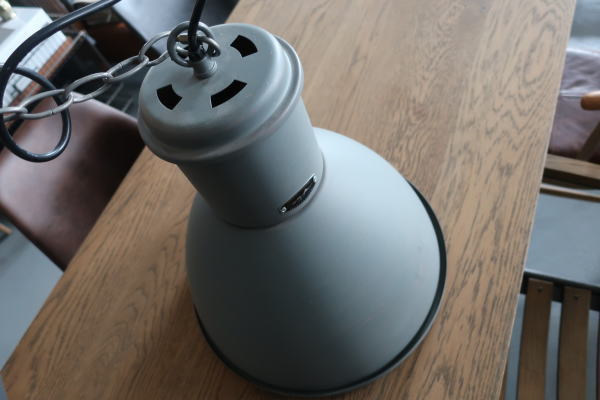 かっこいいビックサイズのペンダント照明