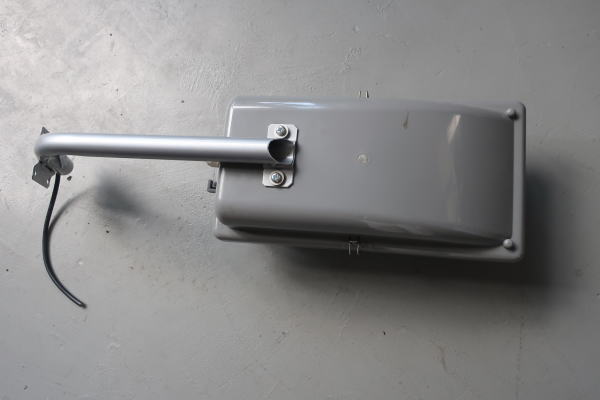 存在感ありなブラケット灯具"