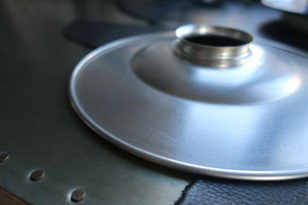 3灯照明にもあわせたいアルミシェード