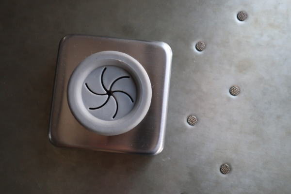 簡単にタオルを挟んで使うタオルホルダー