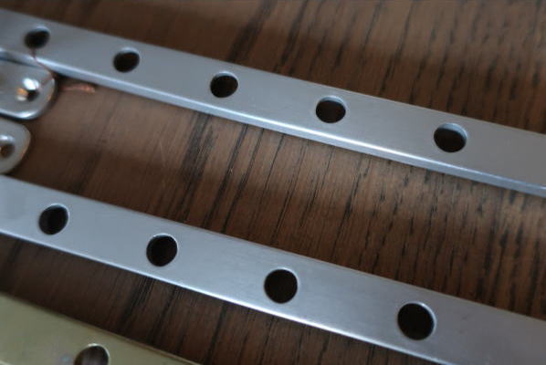 押上窓やスイング窓の開閉に七つ目ウインドウ調整アーム