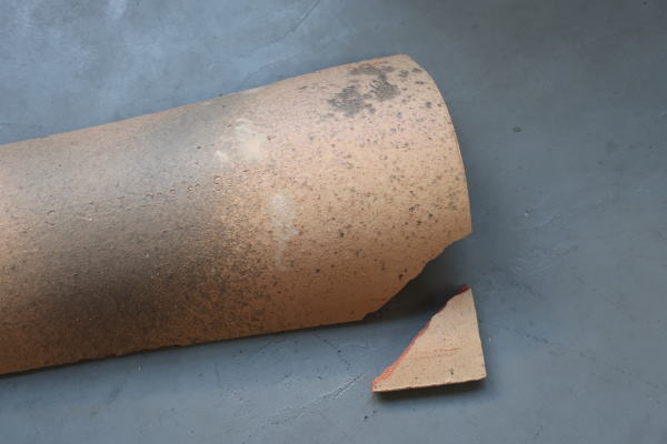 ガーデニングのディスプレイにブロバンス瓦