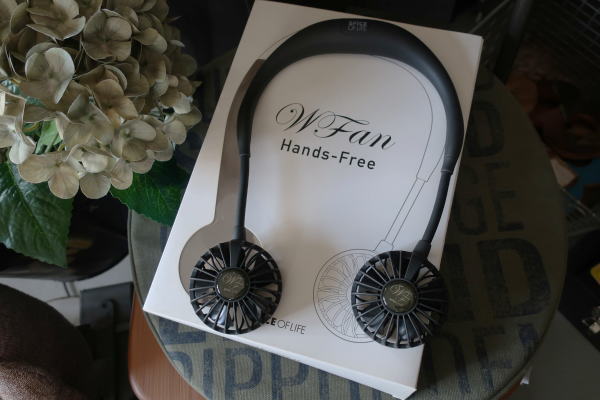 首に掛けるだけハンドフリーファン