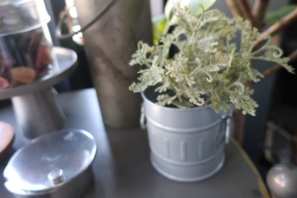 小物入れやペン立てに使えるバケツ型のMINIBOX