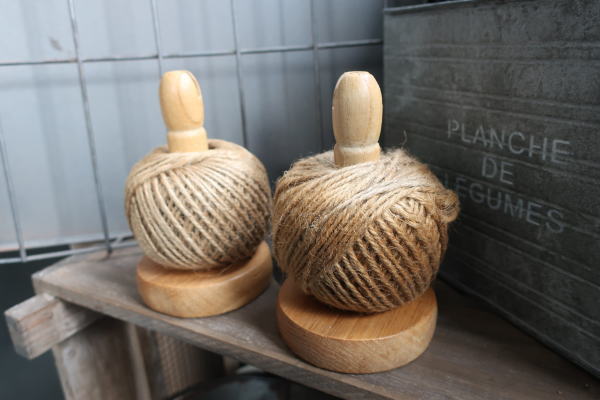 さっと使えるホルダー付きの麻ヒモロール