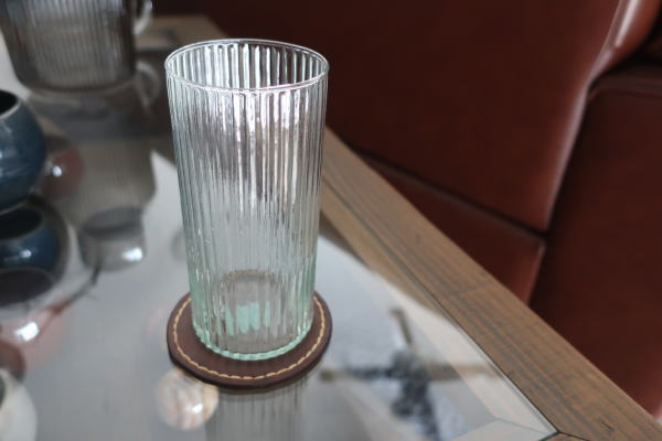 経年変化も楽しめるレザーコースター