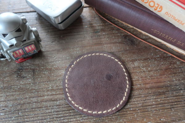 本革の味わいのあるレザーコースター
