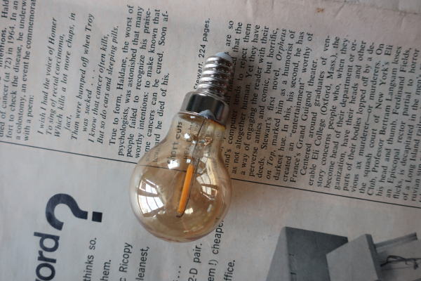 口径E17対応のLED電球"