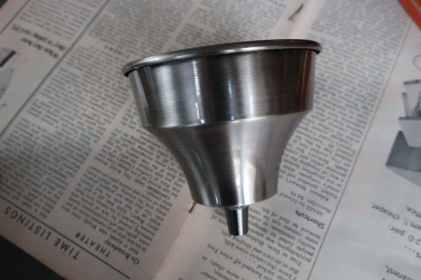 シンプルな灯具カップ