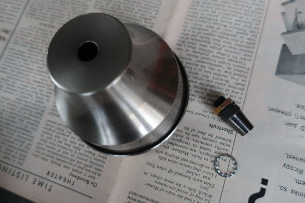 シンプルな灯具カップ