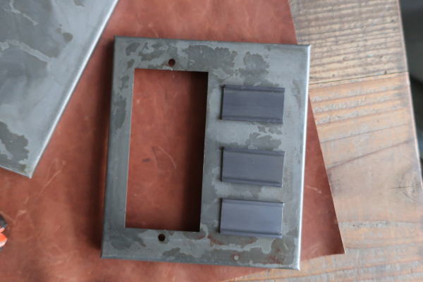 ワイドタイプのスイッチプレート