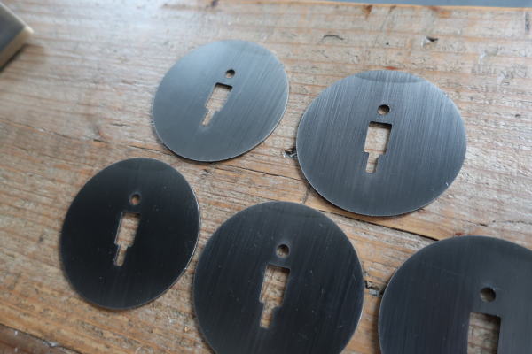 シルバーベースのサインプレート