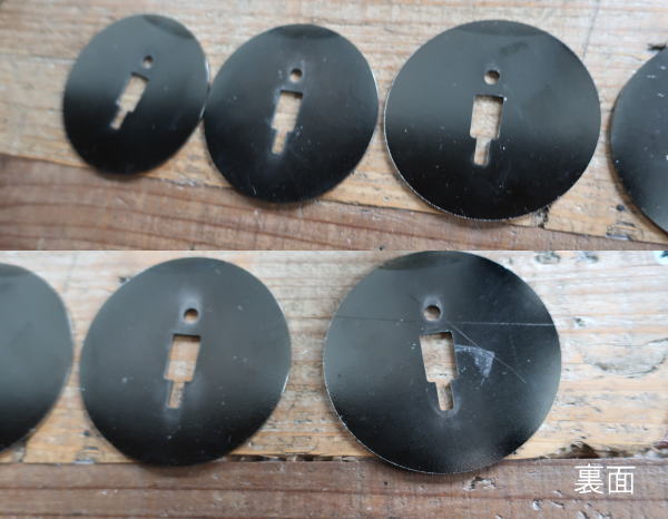 シンプルながらポイントになるサインプレート