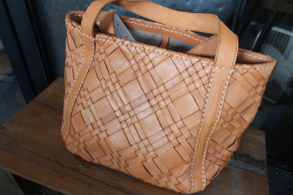 収納力のあるトートバック